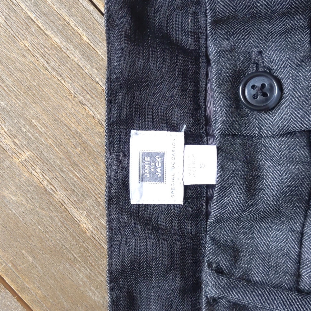 Size 5 Janie and Jack special occasion herringbone pattern wool pocketed shorts - Picture 3 of 7